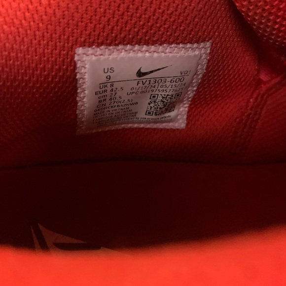 Nike Ja Morant (Gently worn/Like New)
Nike Men's 9 Athletic Shoes - Picture 8 of 11